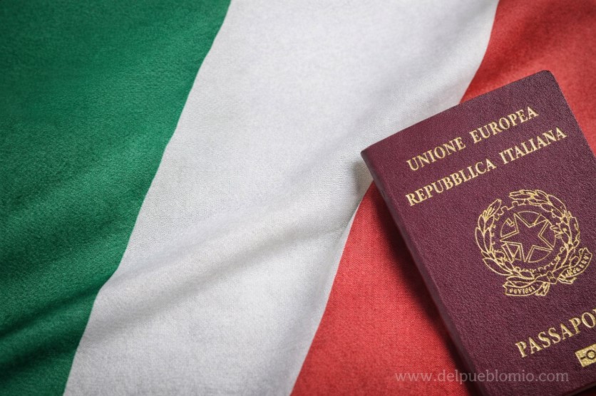 bandera italia pasaporte